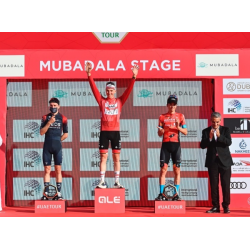 Tadej Pogačar remporte le Tour des Emirats Arabes Unis pour la deuxième année